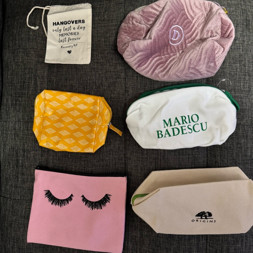 Lot of 6 toiletry bags! NWOTs - Picture 2 of 5